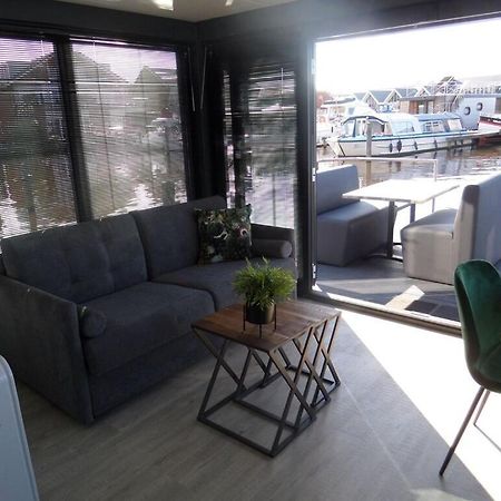 Modern Houseboat With Air Conditioning Located In Marina Uitgeest Екстериор снимка