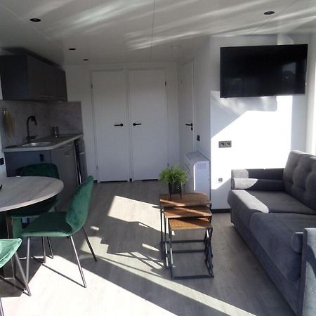 Modern Houseboat With Air Conditioning Located In Marina Uitgeest Екстериор снимка