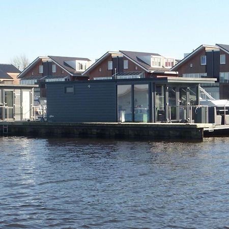 Modern Houseboat With Air Conditioning Located In Marina Uitgeest Екстериор снимка