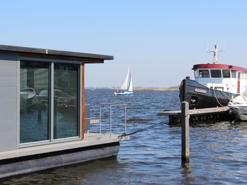 Modern Houseboat With Air Conditioning Located In Marina Uitgeest Екстериор снимка